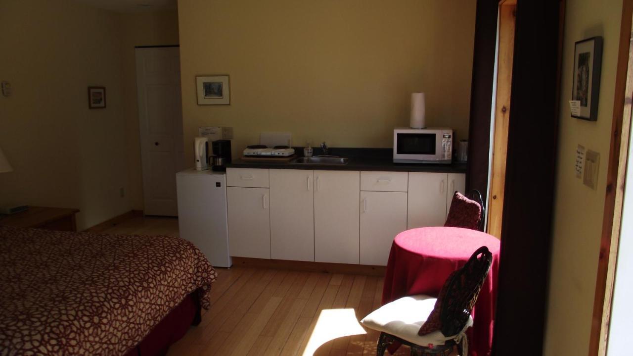Secret Cove Cottage Suites Halfmoon Bay Dış mekan fotoğraf